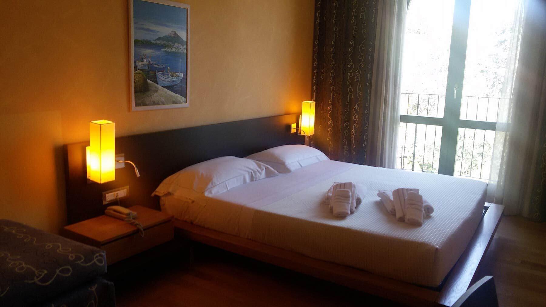 Ahg Donna Silvia Wellness Hotel Manerba del Garda Ngoại thất bức ảnh