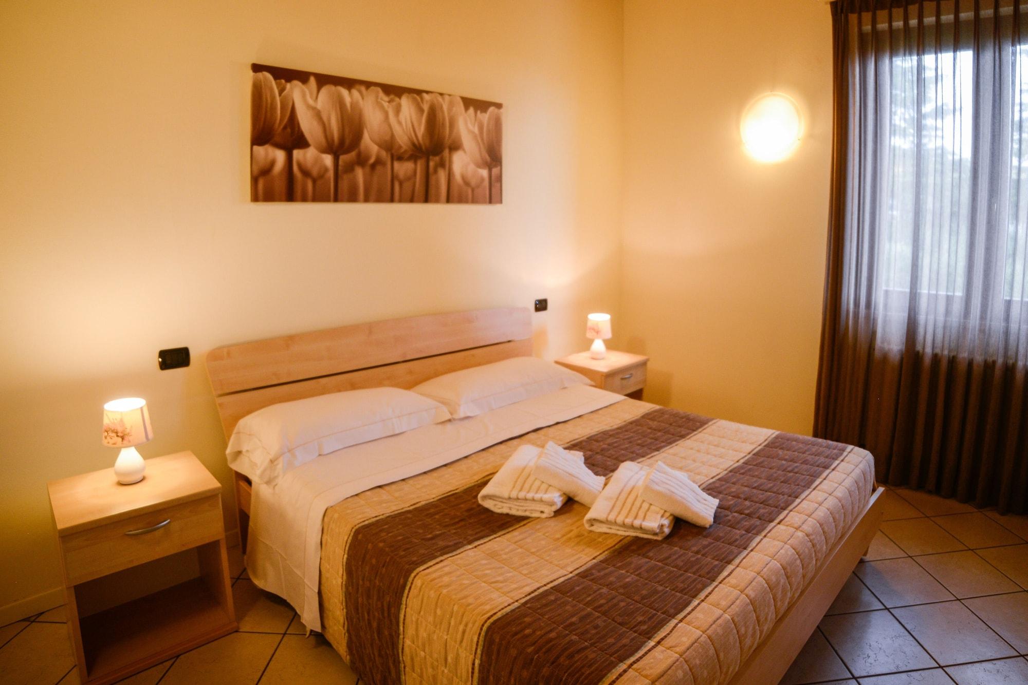 Ahg Donna Silvia Wellness Hotel Manerba del Garda Ngoại thất bức ảnh
