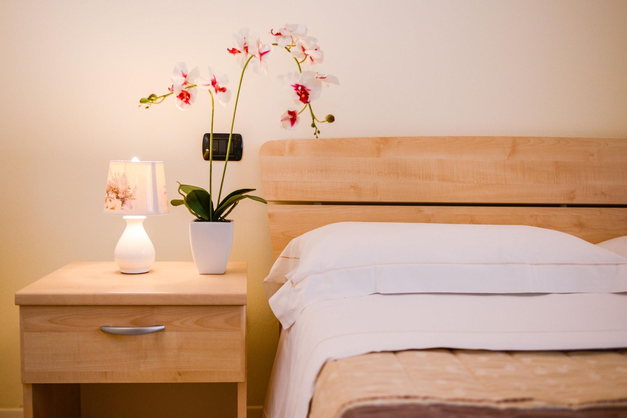 Ahg Donna Silvia Wellness Hotel Manerba del Garda Ngoại thất bức ảnh