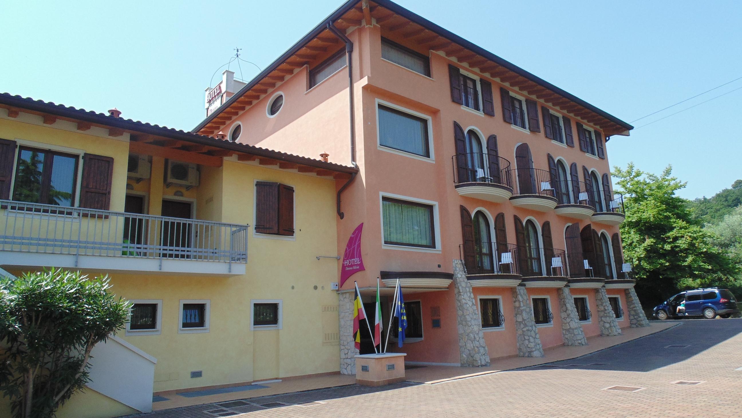 Ahg Donna Silvia Wellness Hotel Manerba del Garda Ngoại thất bức ảnh