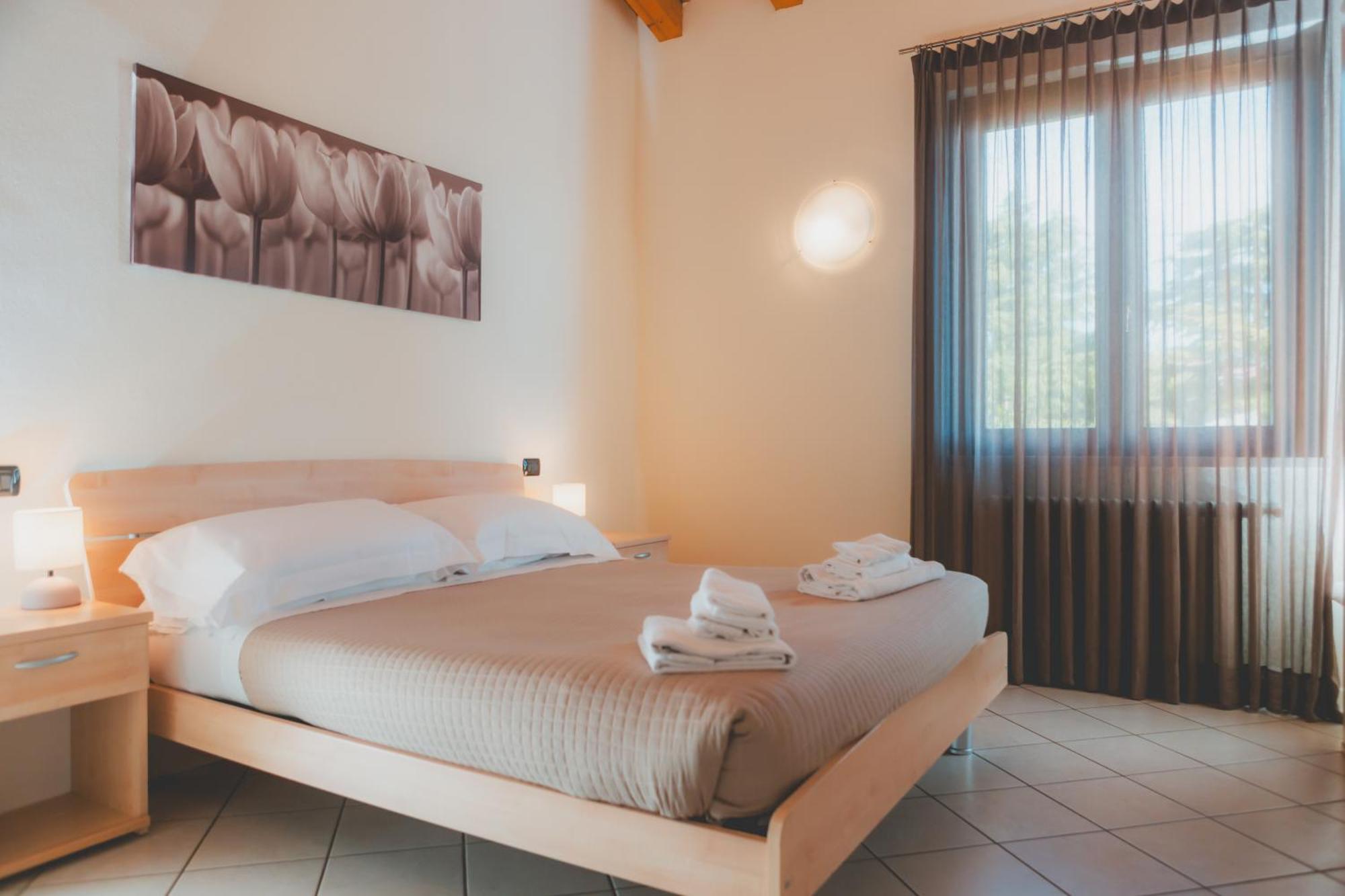 Ahg Donna Silvia Wellness Hotel Manerba del Garda Ngoại thất bức ảnh