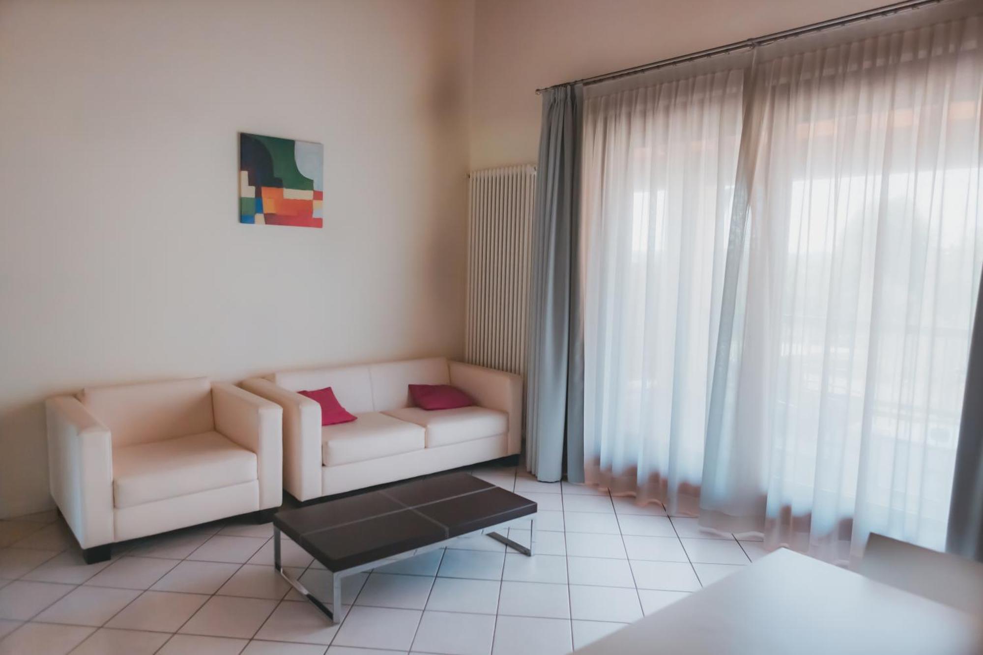 Ahg Donna Silvia Wellness Hotel Manerba del Garda Ngoại thất bức ảnh