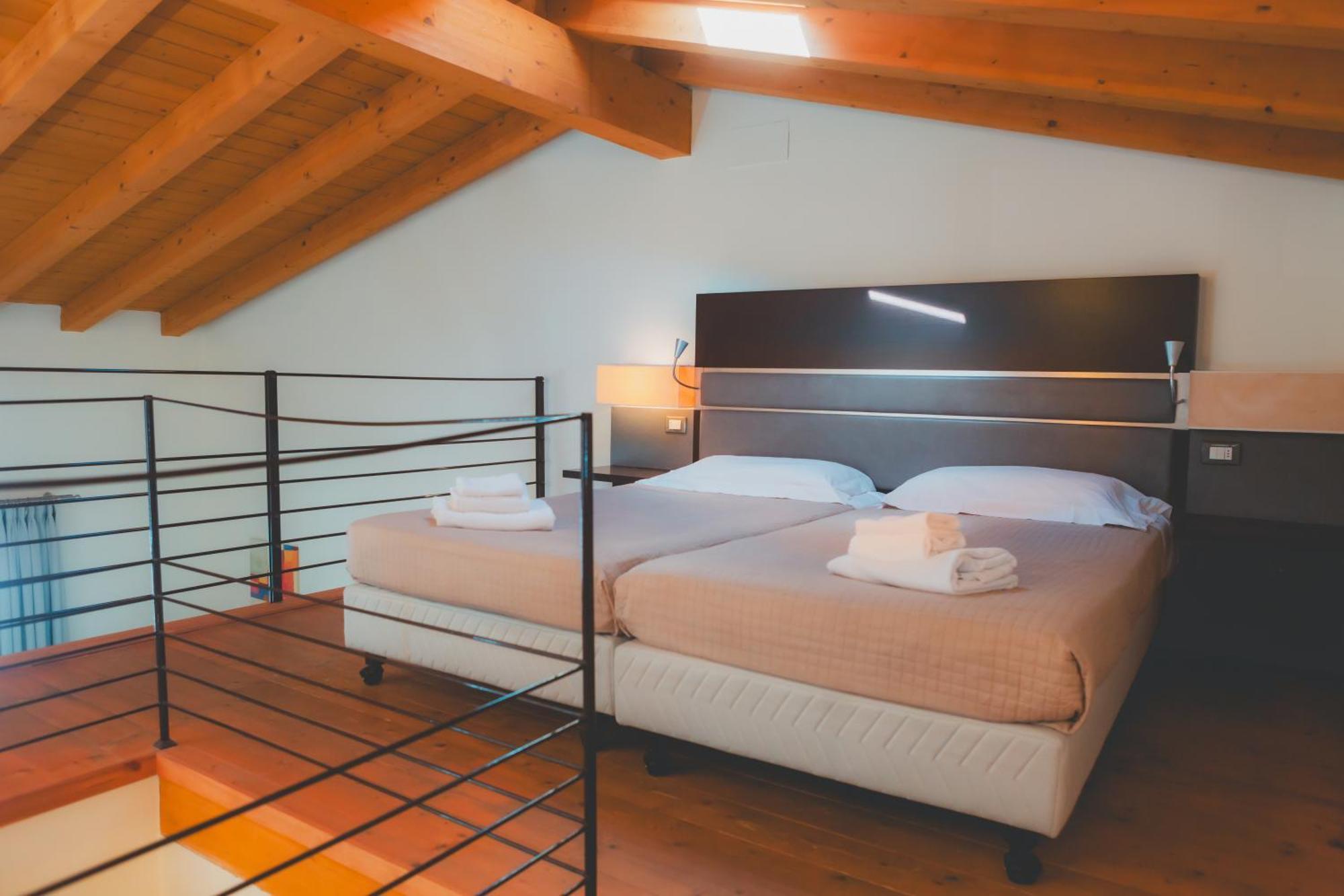 Ahg Donna Silvia Wellness Hotel Manerba del Garda Ngoại thất bức ảnh