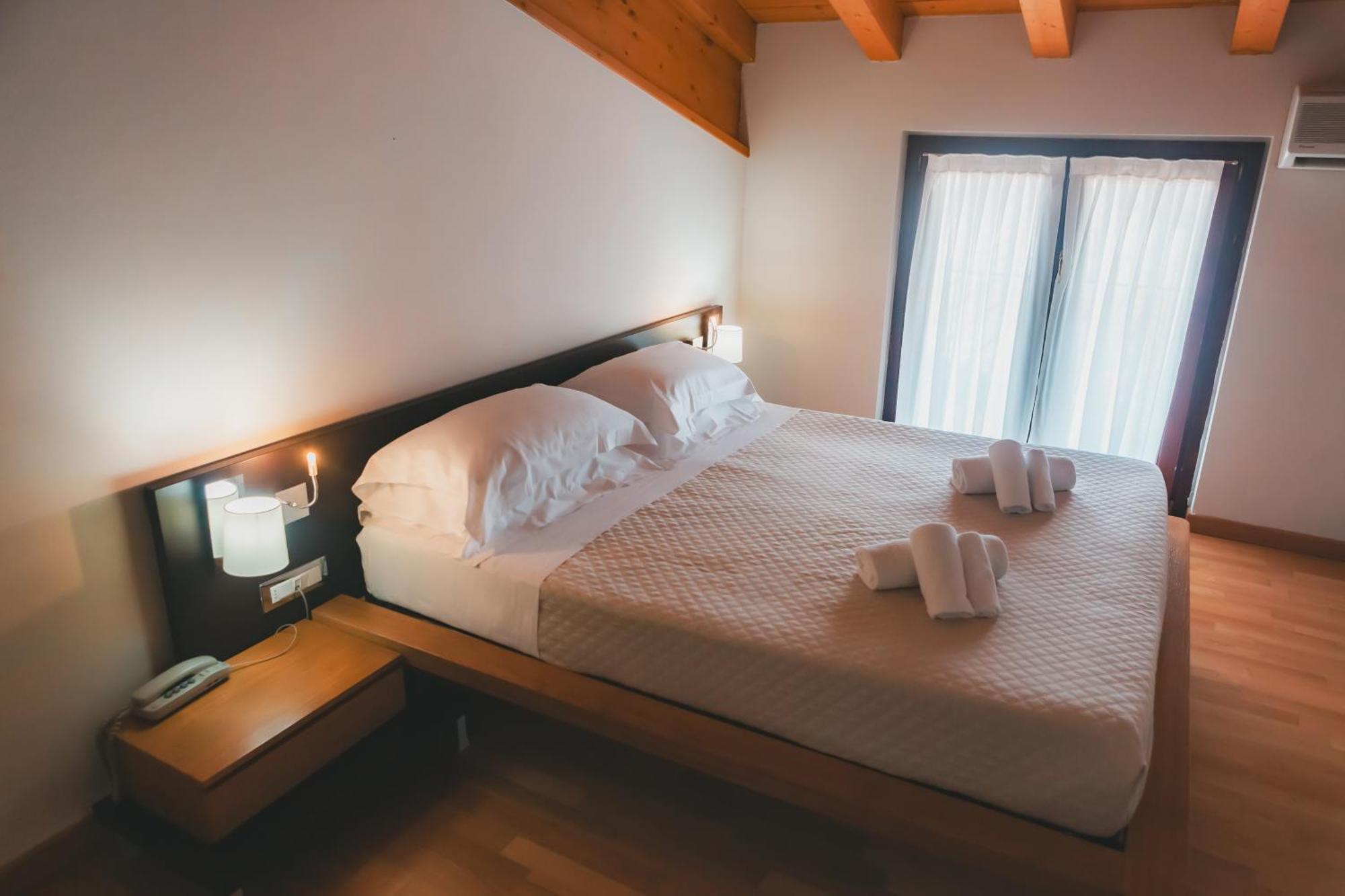 Ahg Donna Silvia Wellness Hotel Manerba del Garda Ngoại thất bức ảnh