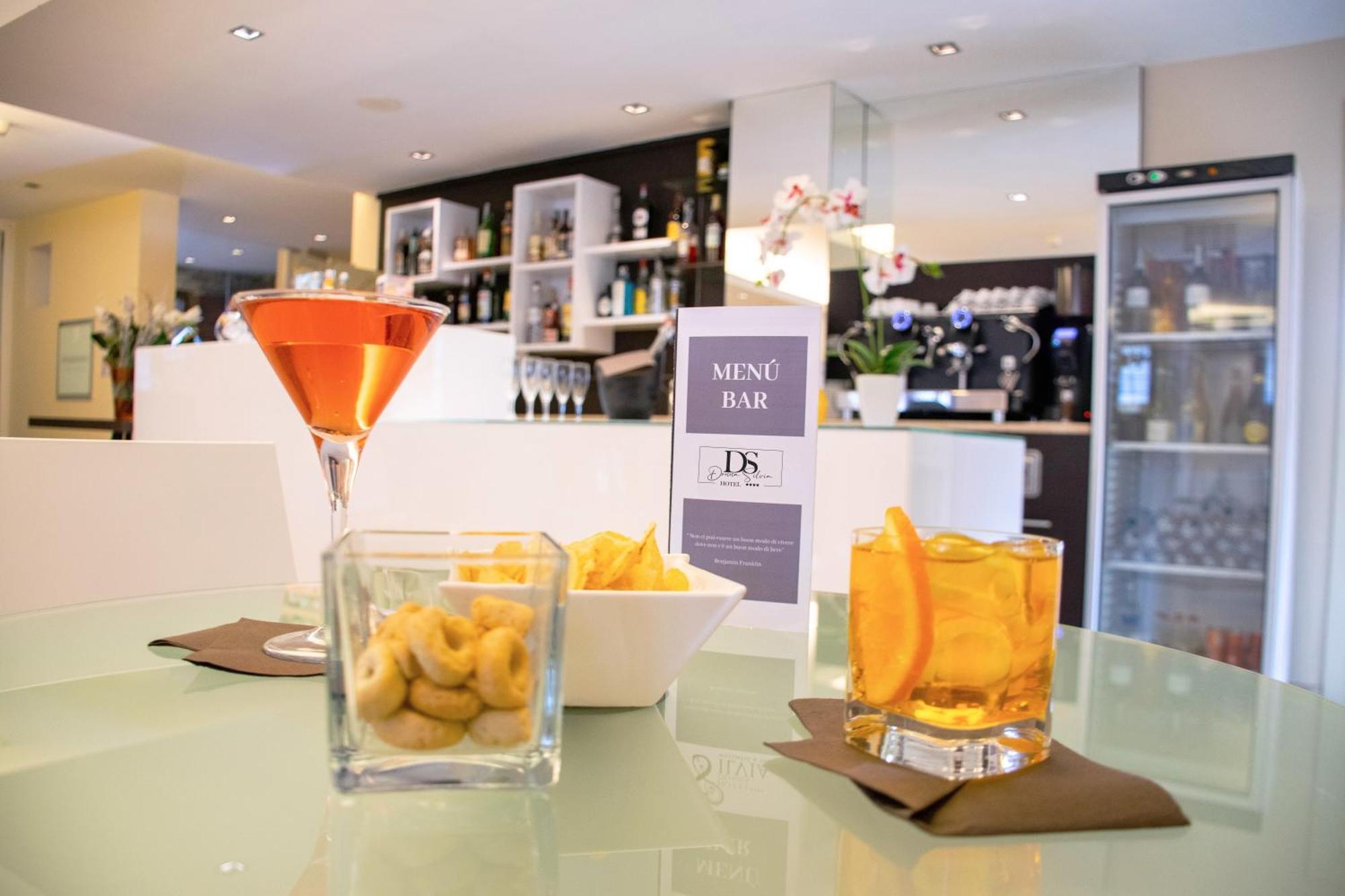 Ahg Donna Silvia Wellness Hotel Manerba del Garda Ngoại thất bức ảnh